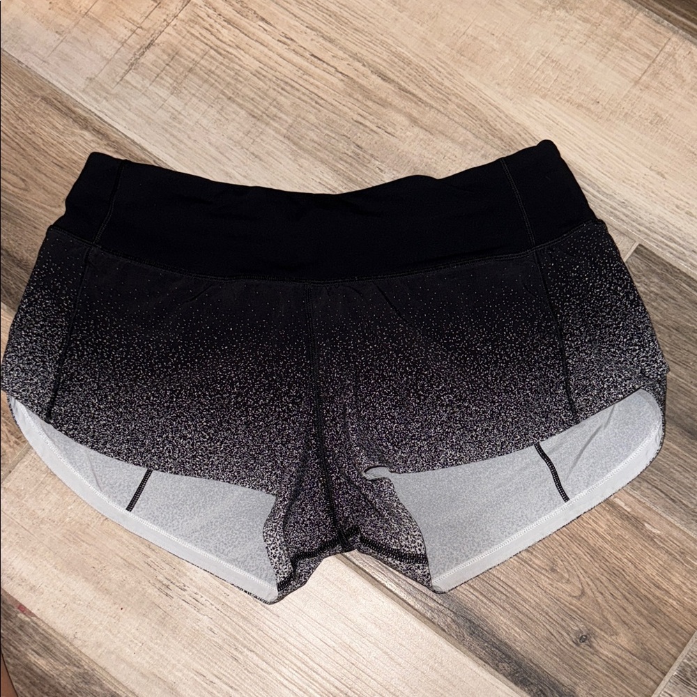 Lululemon speed up sz4 Women's blk and wht Shorts EUC